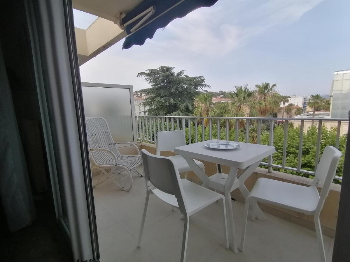 Residence L'Emilia Hyères Zewnętrze zdjęcie